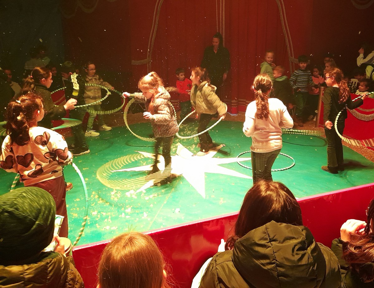 Spa und Freude fr Flchtlingskinder beim Circus "Ronelli" in Birken-Honigsessen