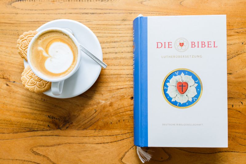 Die Lutherbibel ist bis heute die am weitesten verbreitete Bibelbersetzung. Ohne die Reformation htten wir sie heute sicher nicht. Am 31. Oktober feiern auch die Christen im Westerwald den Reformationstag. Foto: Peter Bongard/Evangelisches Dekanat Westerwald