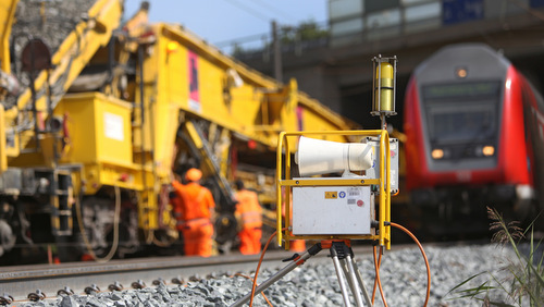 Ab dem 13. August wird auf der Siegstrecke zwischen Schladern und Wissen gebaut. (Symbolfoto: Deutsche Bahn AG/Martin Busbach)