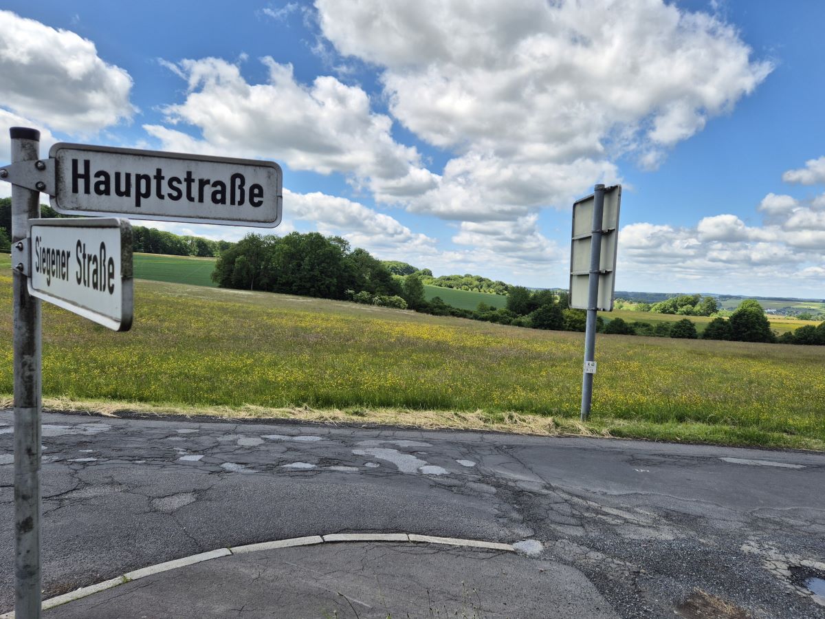 Bau des neuen Eichelhardter Dorfgemeinschaftshauses beginnt in Krze