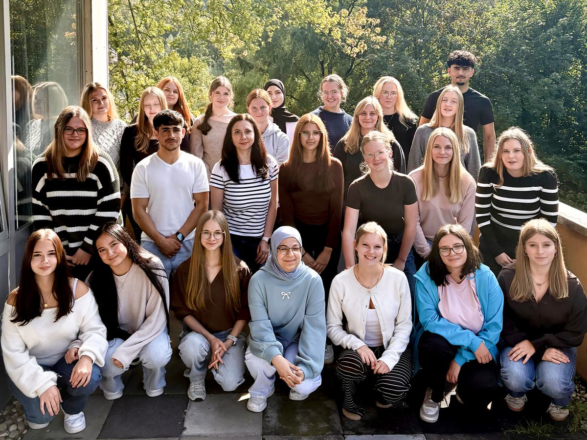 Die neuen Auszubildenden wurden an der Schule f�r Pflegeberufe am Kirchener Diakonie Klinikum herzlich willkommen gehei�en. (Foto: Diakonie in S�dwestfalen)