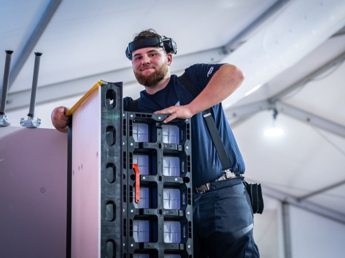 Der Landessieg bei der Deutschen Meisterschaft im Handwerk 2025 f�hrte Beton- und Stahlbetonbauer Kilian Waldorf zum Bundesentscheid nach Feuchtwangen und er�ffnete ihm zugleich die Chance auf ein Weiterbildungsstipendium f�r die Fortbildung zum Meister. (Foto: ZDB/Claudius Pflug)
