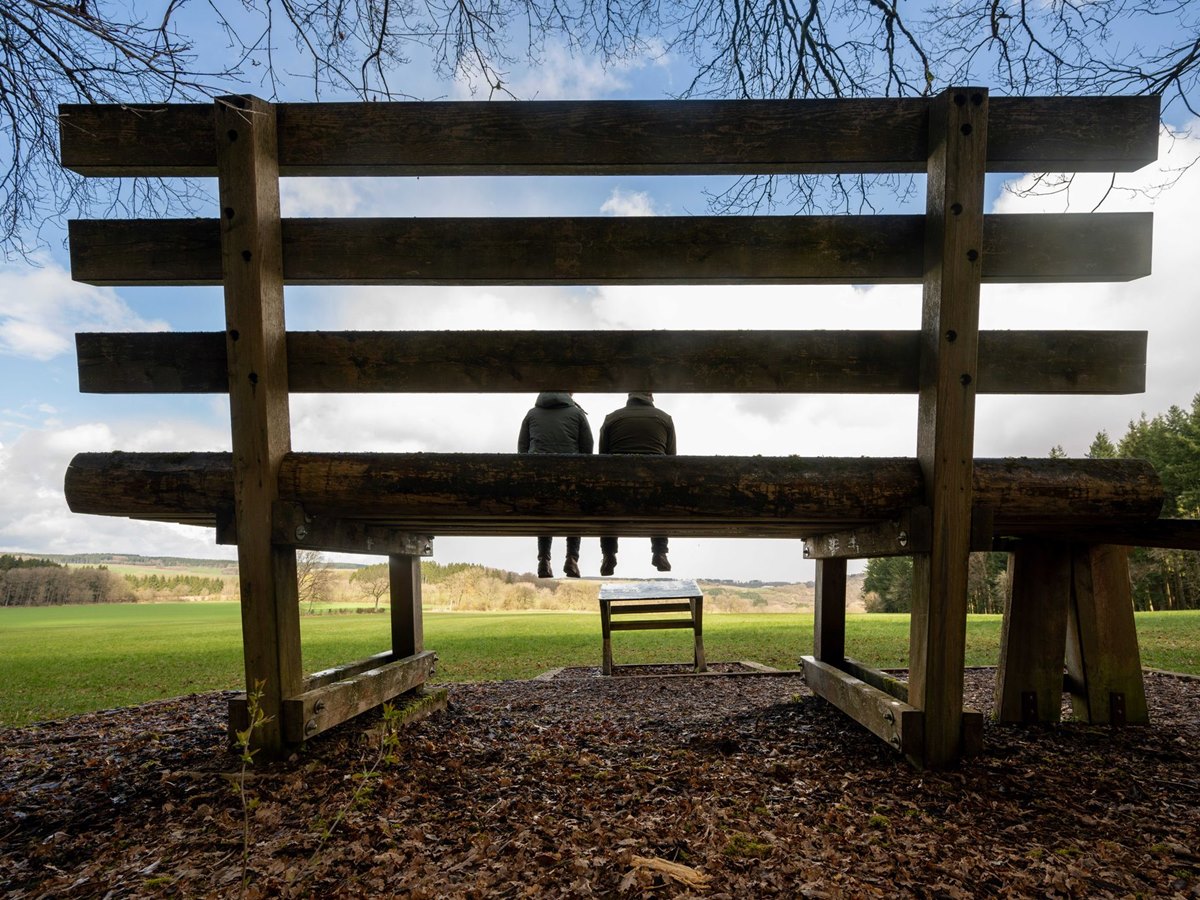 Birresborn freut sich: "Wir sind Ministerpr�sident!". (Foto: Harald Tittel/dpa)