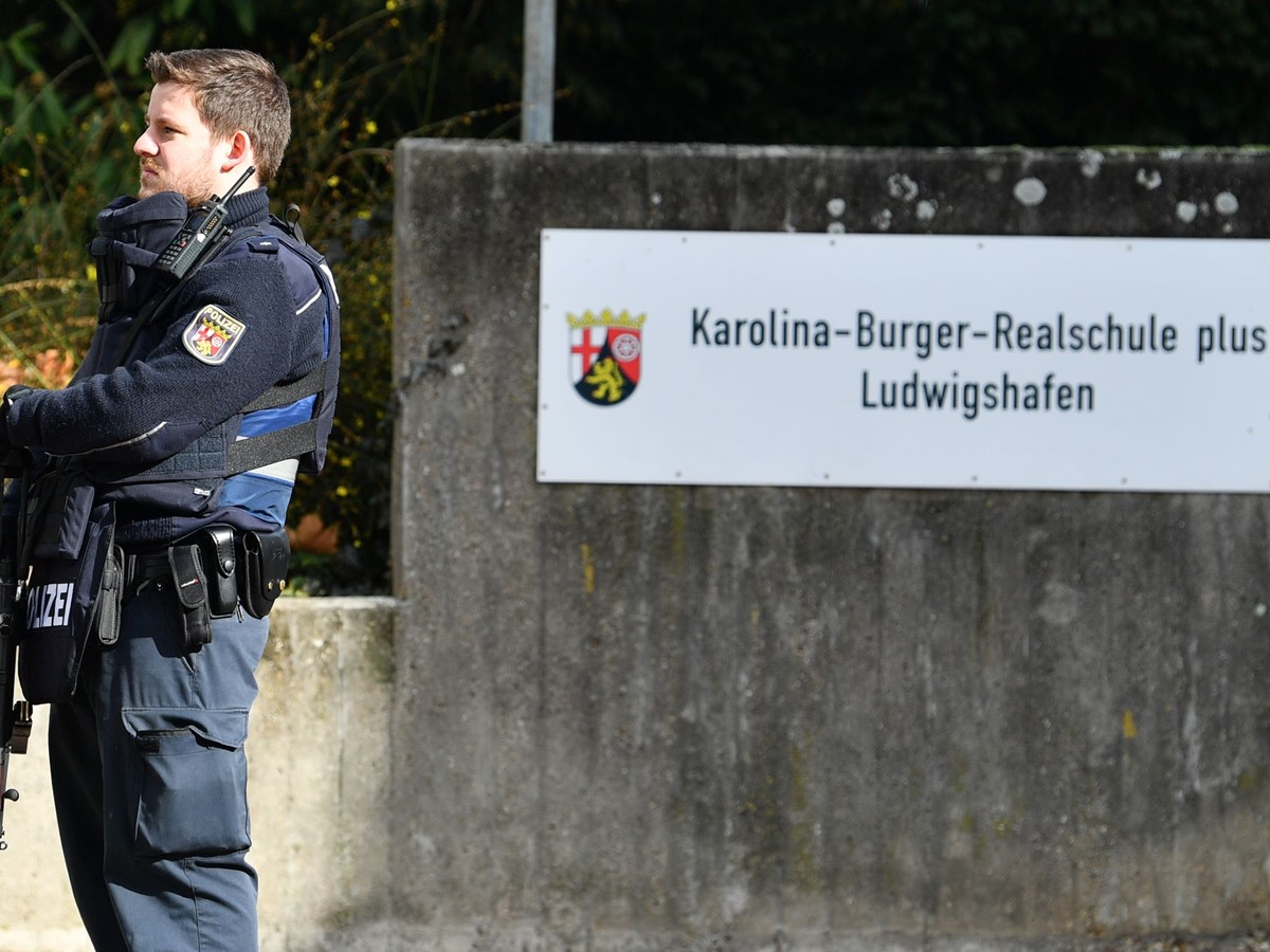 Karolina-Burger-Realschule plus. (Foto: Uwe Anspach/dpa)