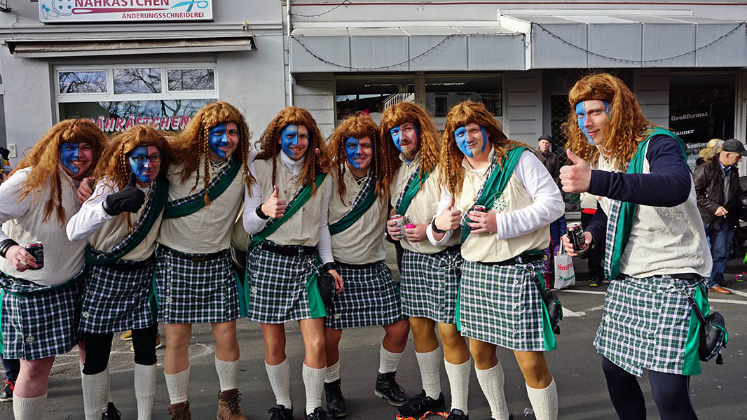 Rosenmontagszug schlngelte sich durch Neuwied