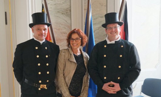 Weiter im Amt: (von links) Heiko Kempf (Kehrbezirk Altenkirchen X), ADD-Referatsleiterin Birgit Balzer-Lues und Christian Baldus (Kehrbezirk Altenkirchen III). (Foto: ADD)