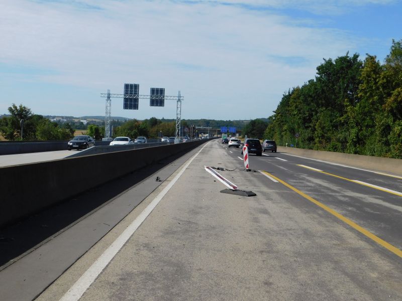 Verkehrsunfall auf der A 48 mit Fahrerflucht