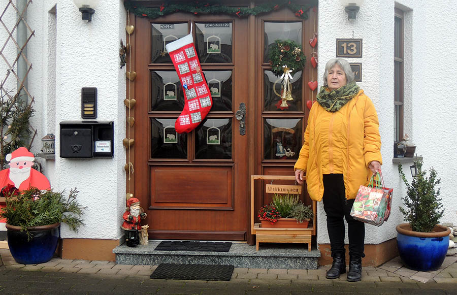 Ortsgemeinde Niederhofen verteilt Geschenk an Senioren 