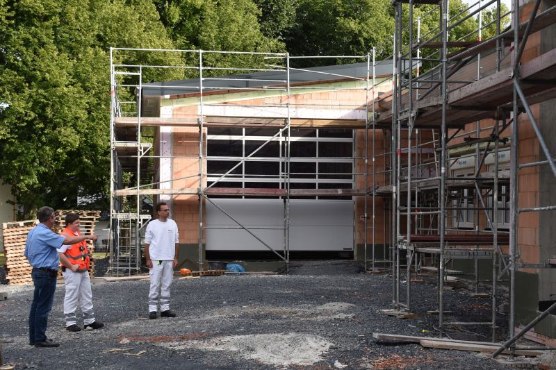 Die neue DRK-Rettungswache in Herschbach ist jetzt noch Baustelle, soll aber im Oktober fertig sein. Fotos:  wear/privat/Schfer