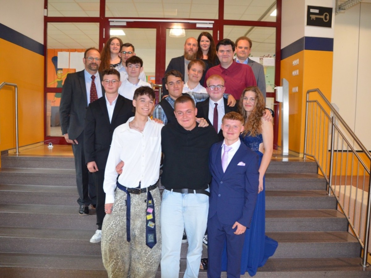 Absolventen der Fachoberschule Asbach (Foto: Bernd Salzer)
