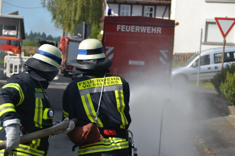 Aufgaben lsen fr die Feuerwehrleistungsabzeichen. Foto: VG-Verwaltung Selters