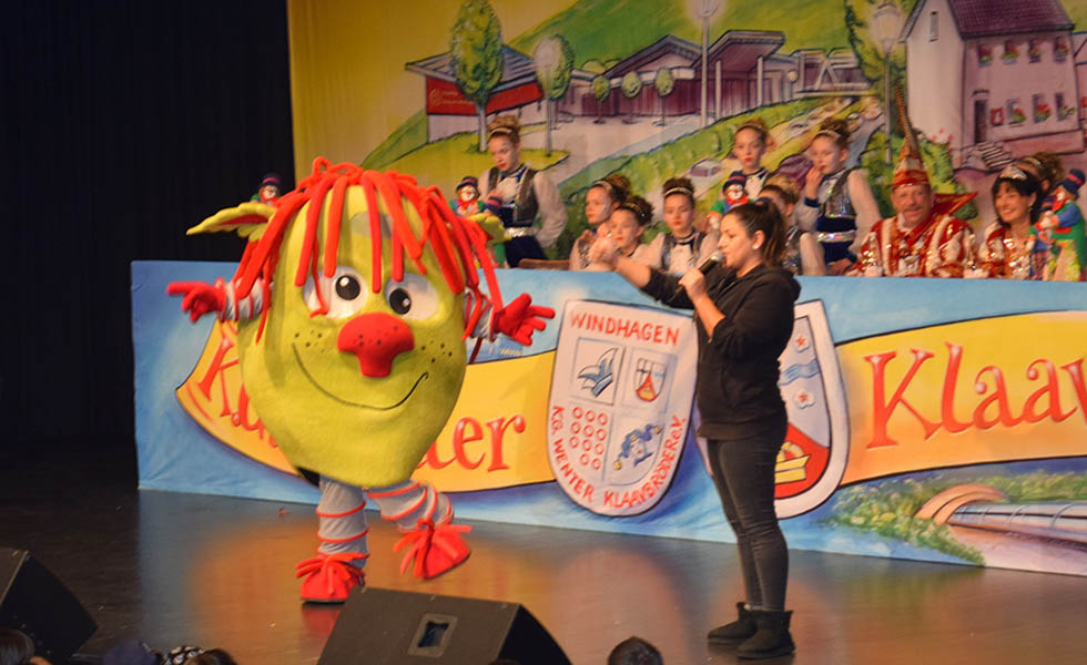 Kinderkarneval Windhagen - buntes Treiben und Spkes mit Zappeltier