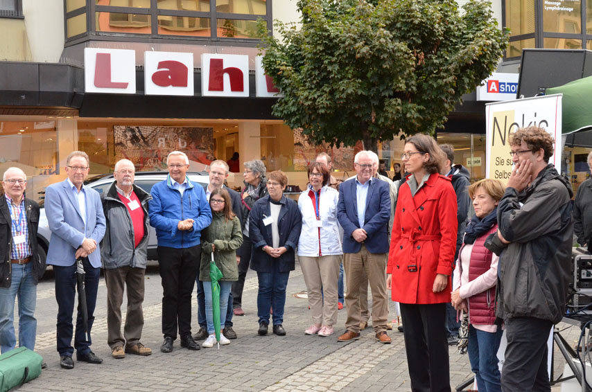 Ein tolles fast sechsstndiges Programm und sogar noch eine Spende von annhernd 16.000 Euro brachte die Herrensitzung in Windhagen.