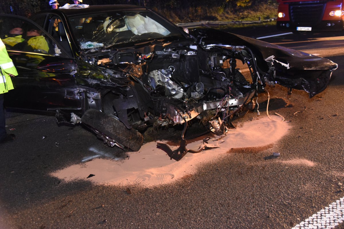 Schwerer Verkehrsunfall auf der B9 in Koblenz: Zeugen gesucht