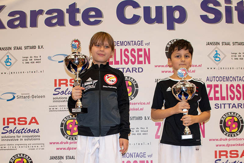 Zweimal Silber und einmal Bronze beim Karate Cup Sittard  