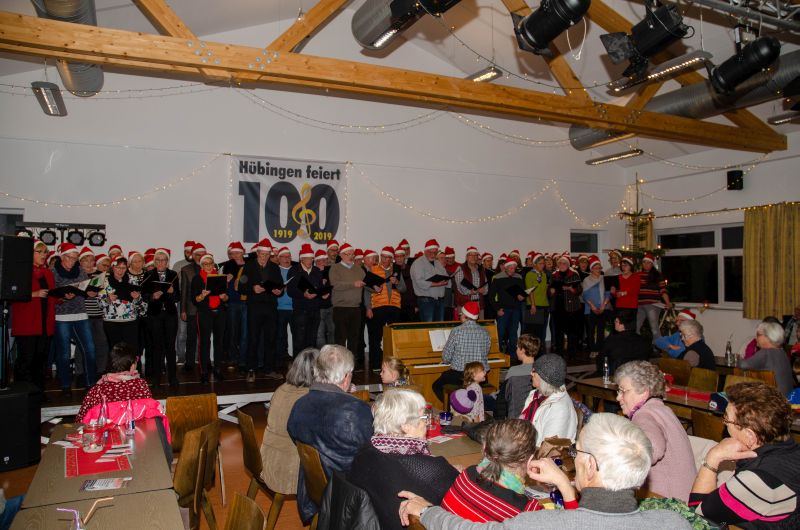 Ein Aushngeschild im Jubilumsjahr des MGV Frohsinn Hbingen war der eigens fr den Geburtstag gegrndete Jubilumsprojektchor. Die Begeisterung der vielen Sngerinnen und Snger war auch bei der letzten Jubilumsveranstaltung deutlich sprbar. Foto J. Schmengler