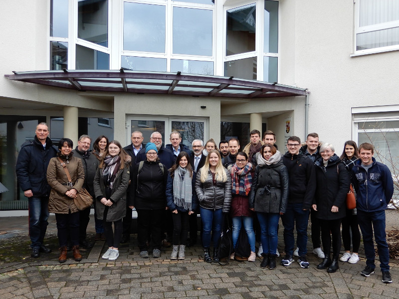 Mayener Verwaltungsstudenten wurden im Daadener Rathaus zur Stdtebaufrderung informiert. Foto: Privat

