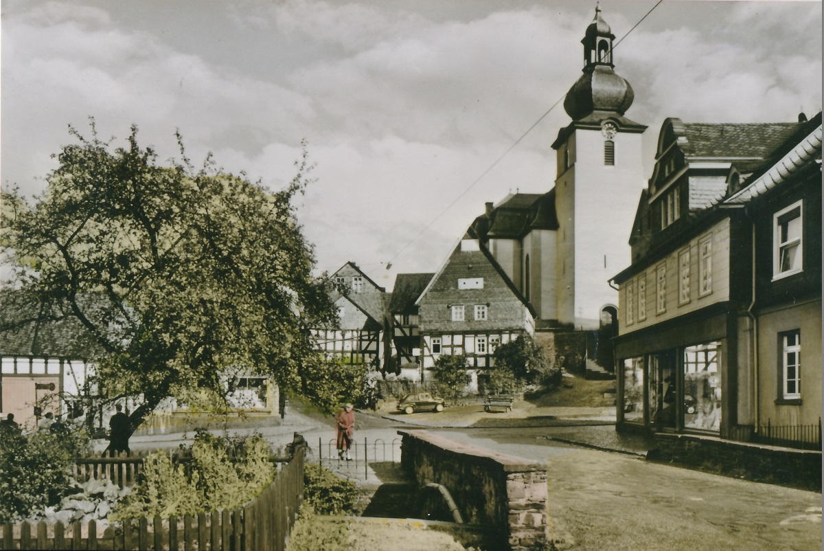 Die Ortsmitte von Daaden in der 1950er Jahren (Foto: Arbeitskreis Heimatgeschichte Daadener Land)