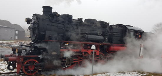 Die Dampflok 58 311 von 1921 bei der Einfahrt auf der Bindweide. (Foto: privat) 