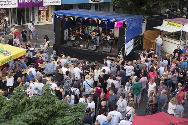 Geselligkeit ist beim Deichstadtfest angesagt. Archivfoto: Wolfgang Tischler