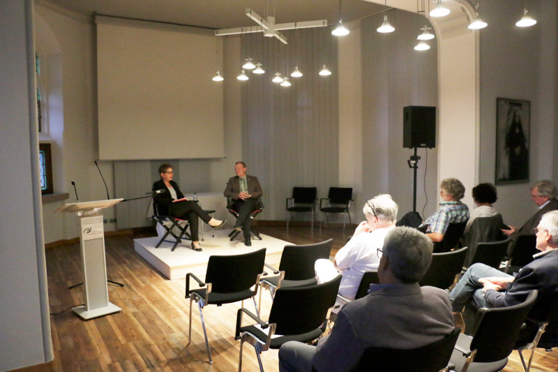 Die allgemeinmedizinische Versorgung auf dem Land war Thema: Dr. Tanja Machalet und Dr. Gnther Matheis im Gesprch. Foto: Privat