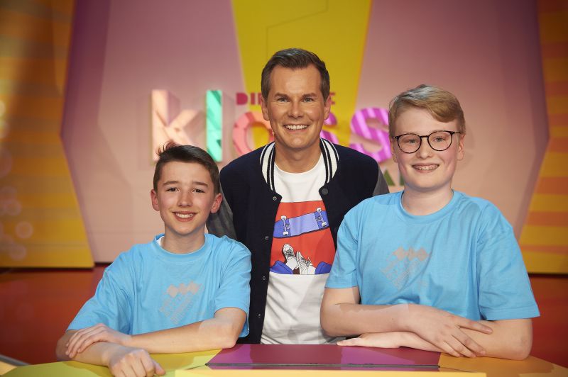 Moderator Malte Arkona mit Jakob und Janne aus der Klasse 7b vom Landesmusikgymnasium aus Montabaur. Fotos: KiKA