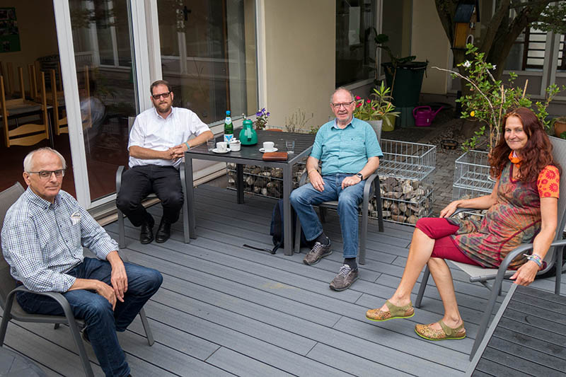 Die Gruppe bestehend aus Georg Schuhen, Pastor Oliver Seis, Josef Freise und Janine Timm (v. links) tauscht sich regelmig aus. Foto: privat