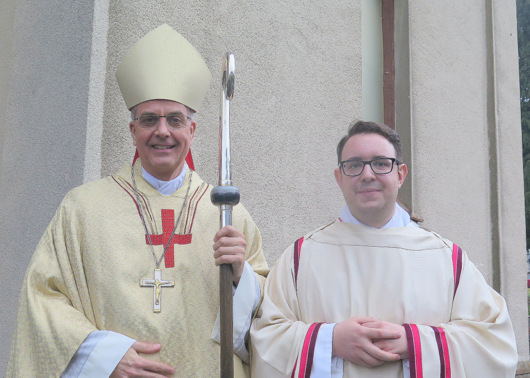 Premiere in Niederfischbach: Diakon-Weihe fr Sebastian Khn  