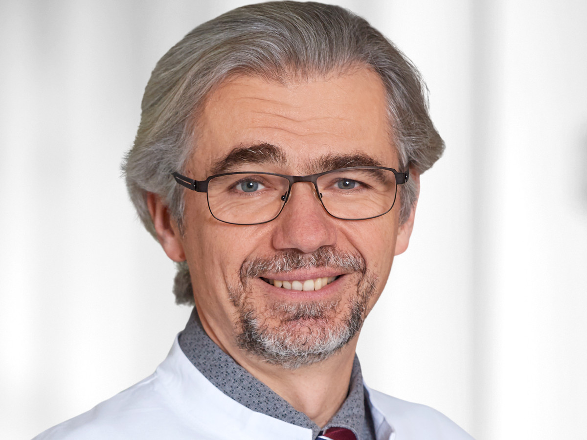 Dr. Benjamin Bereznai, PhD, Chefarzt der Neurologie im Evangelischen Krankenhaus Dierdorf/Selters. (Foto: KHDS)
