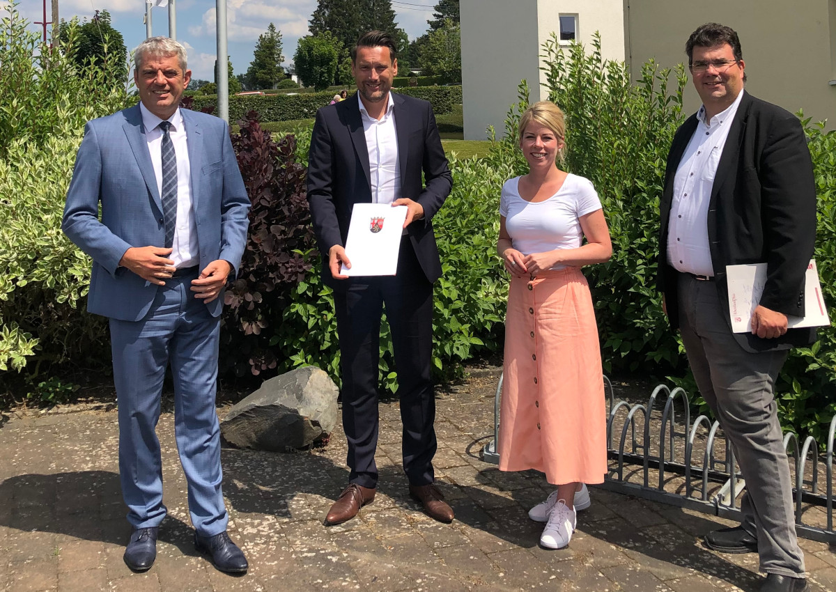 Von links: KHDS-Geschftsfhrer Guido Wernert, Ministerialdirektor Daniel Stich (Ministerium fr Wissenschaft und Gesundheit), MdL Lana Horstmann und Peter Rompf (Ministerium fr Wissenschaft und Gesundheit). (Foto: Ministerium)