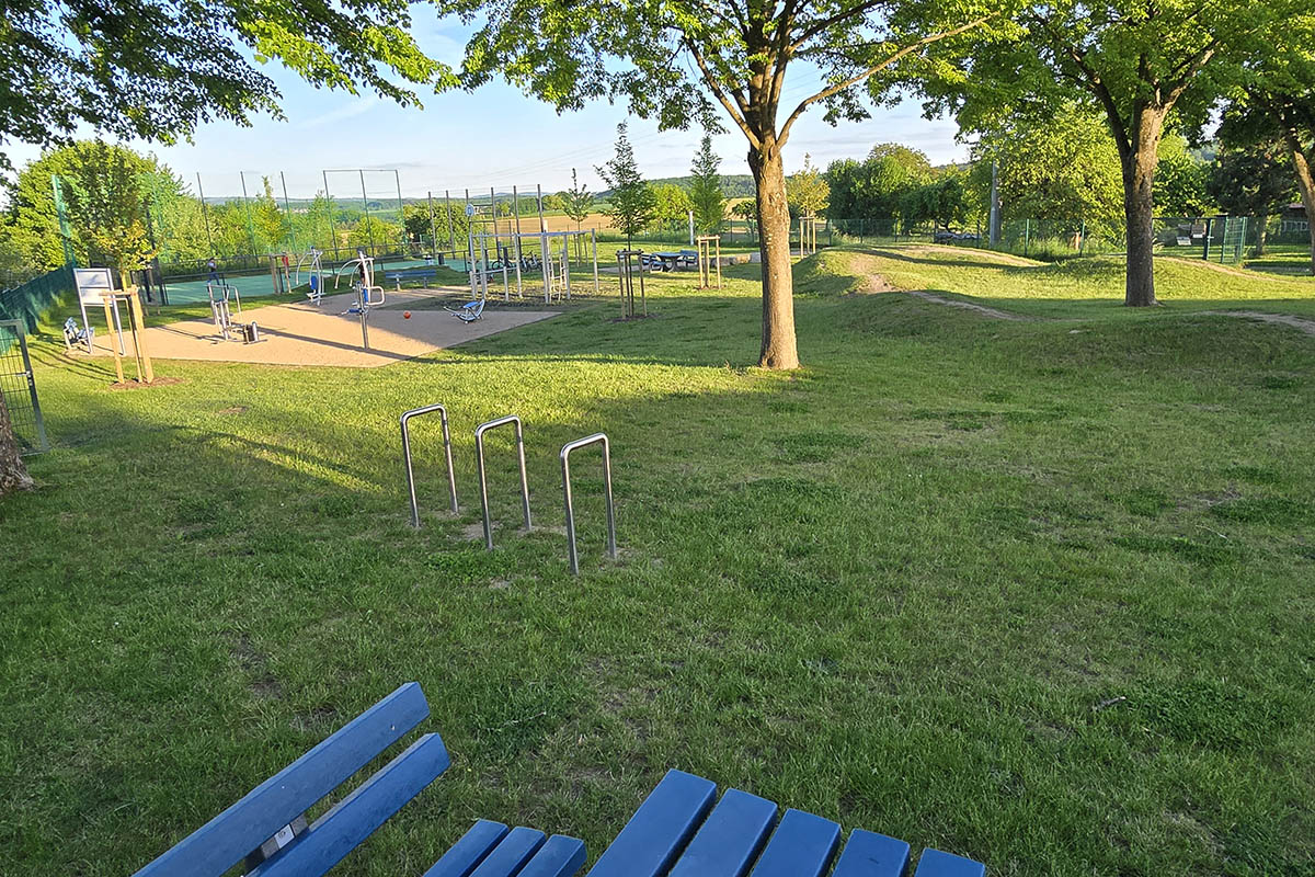 Der neue Mehrgenerationen- und Multifunktionsplatz offiziell eingeweiht. Fotos: Ortsgemeinde Meinborn