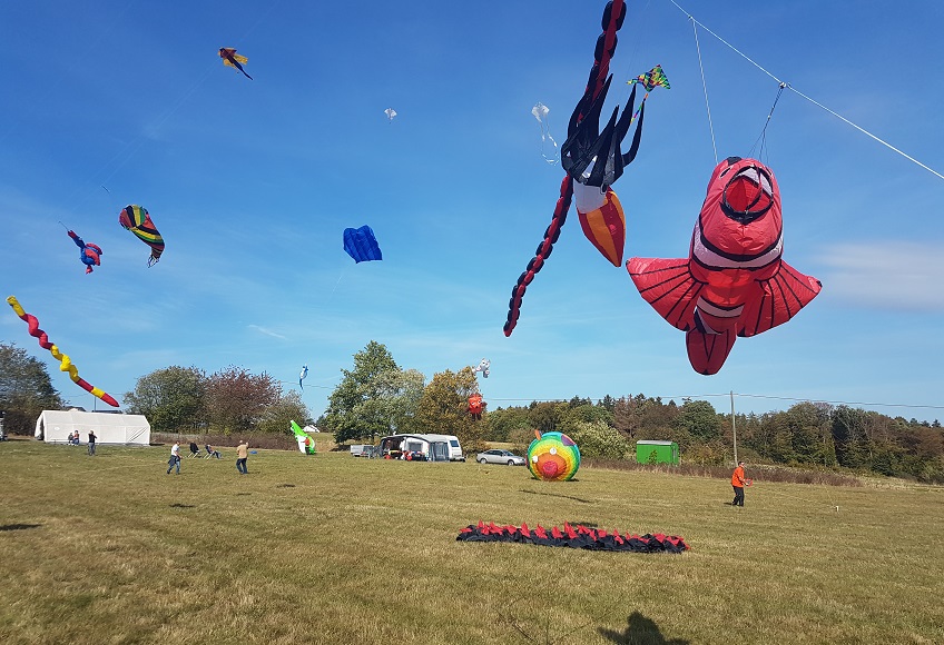 Immer wieder eindrucksvoll ist das Westerwlder Drachenflugfest. (Foto: VG Altenkrichen-Flammersfeld)