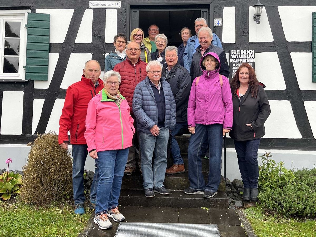 Ehrenamtsinitiative der Verbandsgemeinde besucht Grube Georg und Raiffeisenhaus