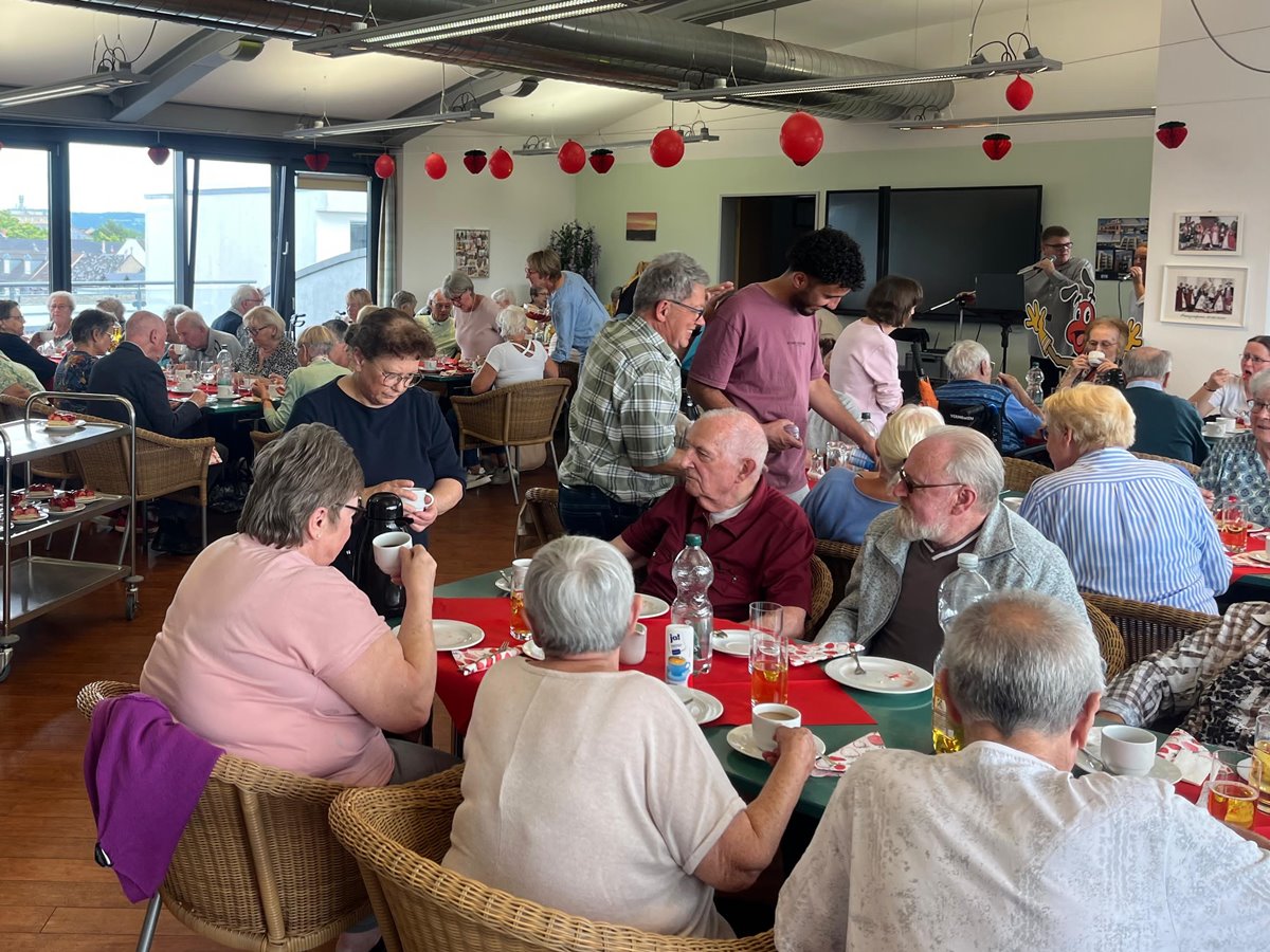 Alle Senioren hatten beim Erdbeerfest viel Spa. (Foto: Veranstalter)