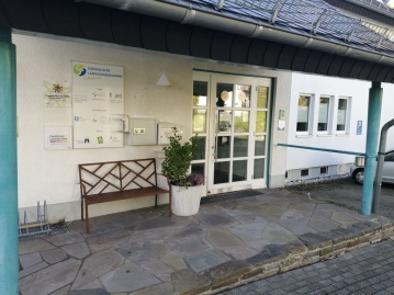 Wird sich die Eingangstr der Akademie fr Land und Jugend im Altenkirchener Dieperzbergweg bald auch fr geflchtete Menschen aus der Ukraine ffnen? (Foto: Archiv vh) 