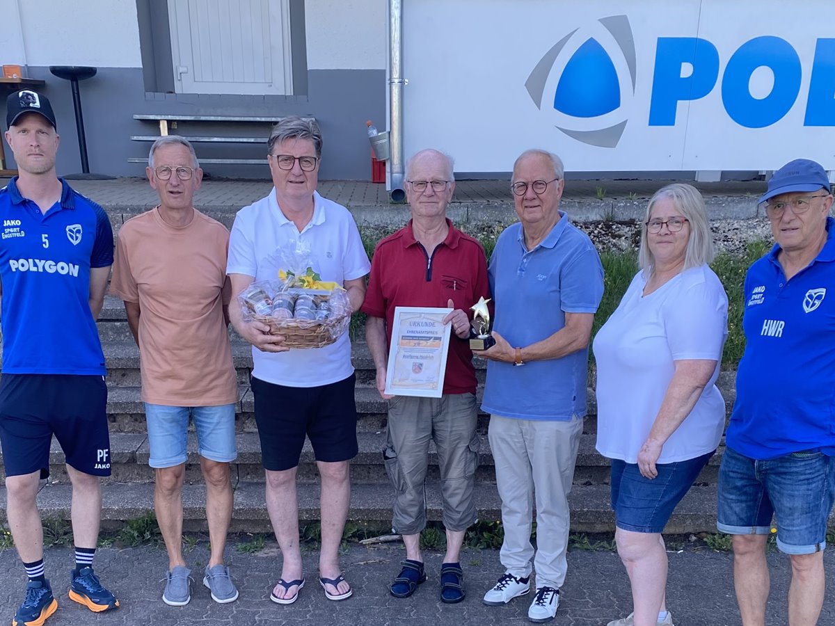 von links nach rechts: Patrick Farnschlder, Volker Schtz, der erste Vorsitzende Harald Link, Wolfgang Heidrich, Klaus-Jrgen Griese, Anke Pfeifer und Hans-Werner Rmer (Foto: Klaus-Jrgen Griese)
