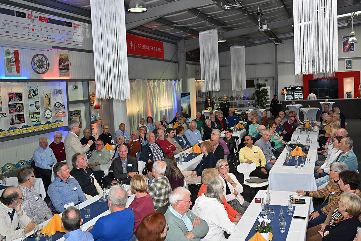 Ehemalige der VR Bank "RheinAhrEifel" treffen sich in Mayen