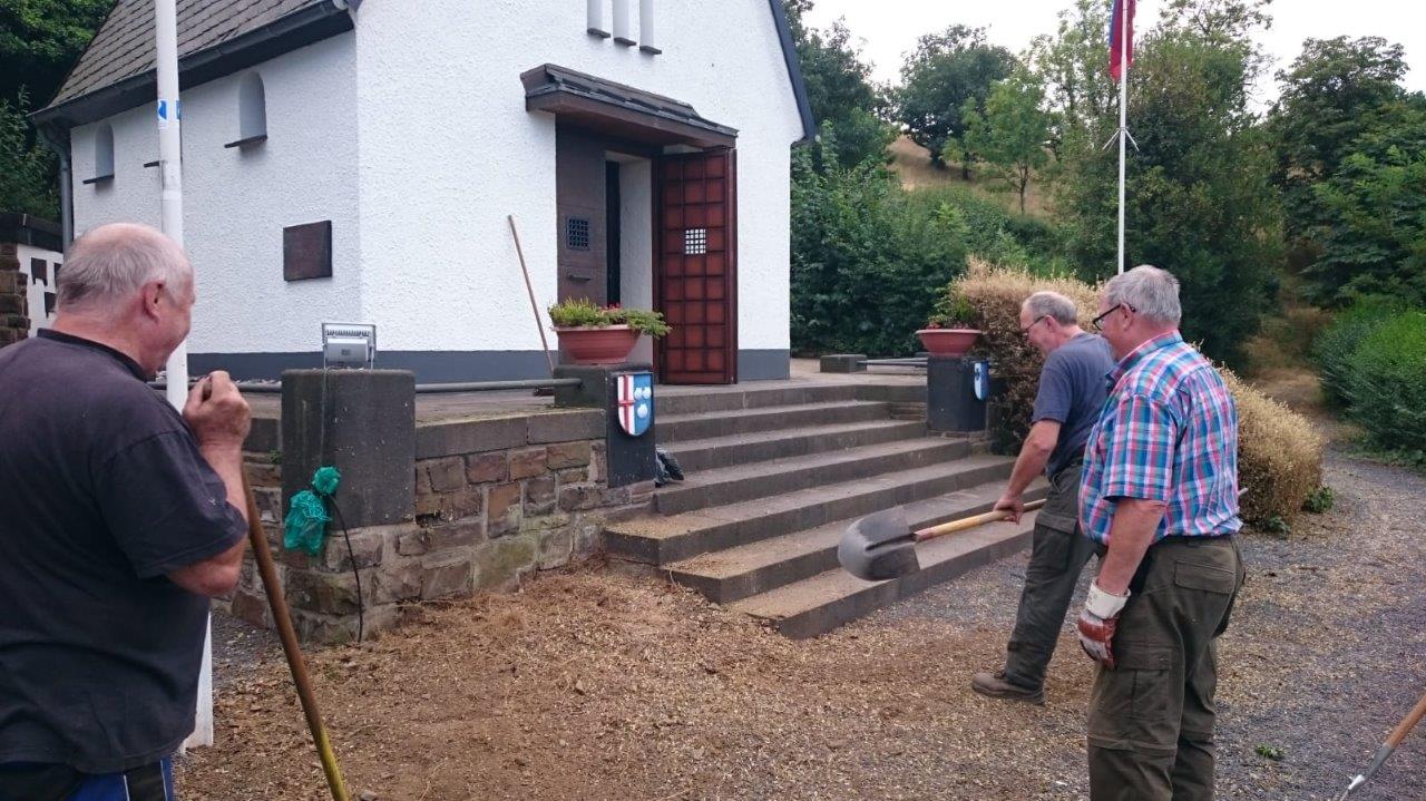 Sommer auf der Rheinbrohler Ley - ein Arbeitseinsatz