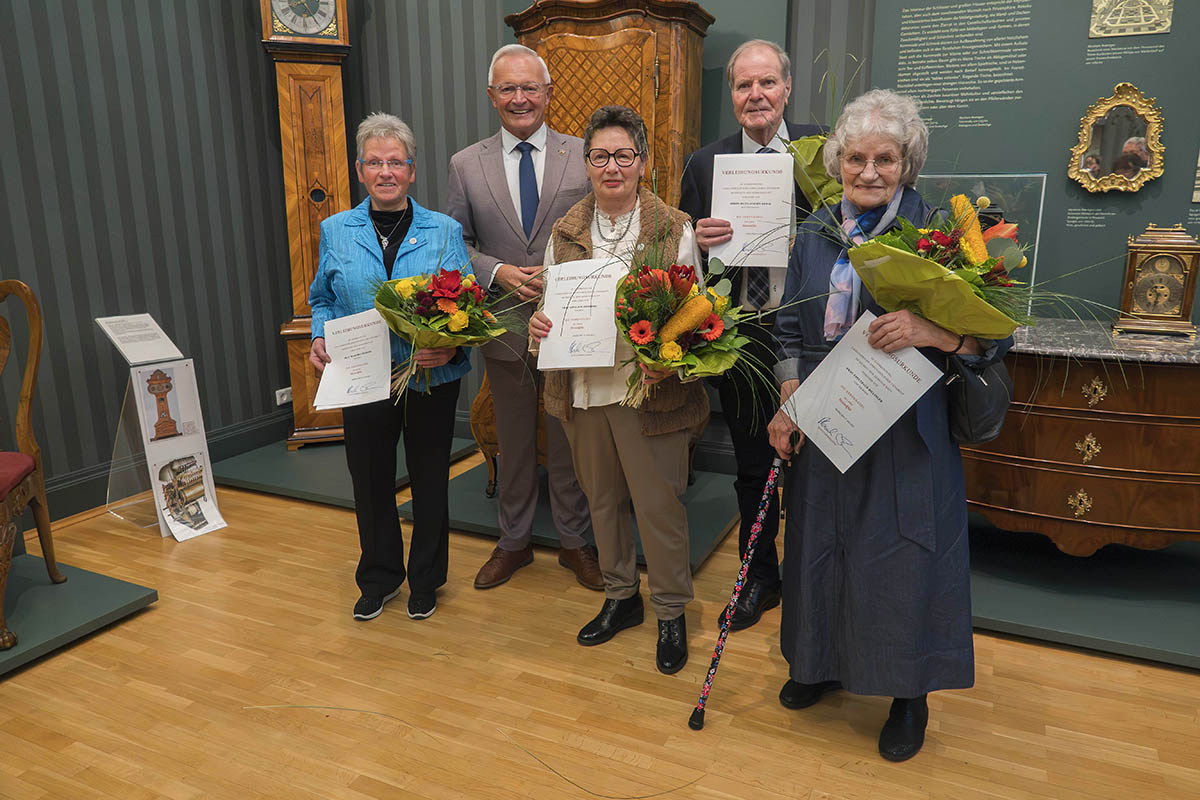 Ehrennadel des Landes w�rdigt langj�hriges ehrenamtliches Engagement