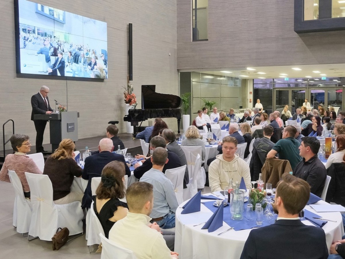 Handwerkskammer Koblenz ehrt langj�hrige Ehrenamtstr�ger