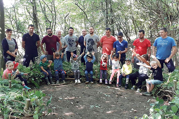 Rommersdorfer Kinder entspannen jetzt auf dem Waldsofa 