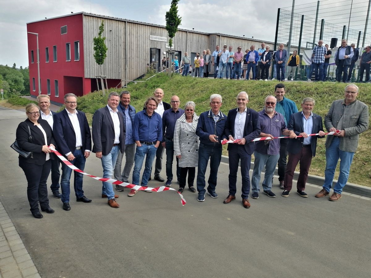 Einweihung in Weyerbusch: Freude ber Erweiterung der zentralen Sportanlage