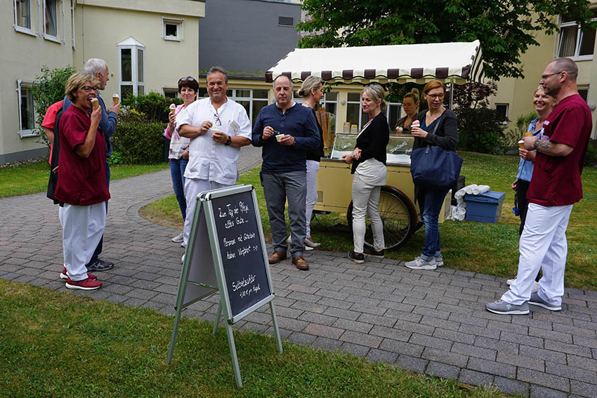 Eis zum Tag der Pflegenden fr alle Mitarbeiter  