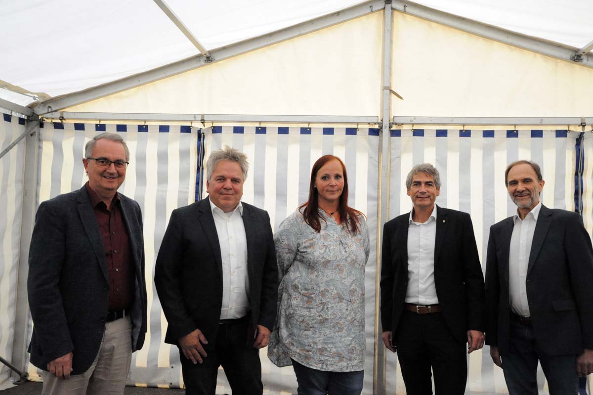 Die Gste und der VG Brgermeister (v. li.) Klaus Schneider, Ulf Langenbach, Sabine Schreiner, Dietmar Henrich und Volker Hasselbach. (Bilder: kk)