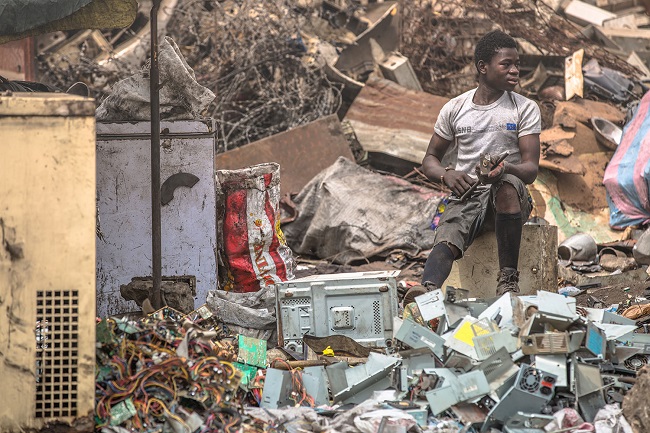 Agbogbloshie in Ghana gilt als Europas grte Mllhalde in Afrika. Der Abfallwirtschaftsbetrieb Landkreis Altenkirchen ldt kostenlos zum Film Welcome to Sodom  Dein Smartphone ist schon hier am 20. November ein. (Foto: welcome-to-sodom.de)