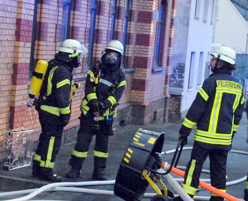 Das Gebude wurde von zwei Seiten belftet. (Foto und Video: kk) 