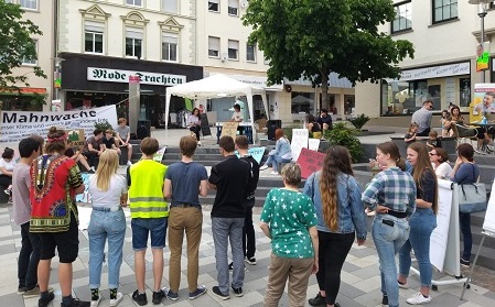 Jugendliche demonstrieren bei Fridays for Future. (Foto: VG Hachenburg)