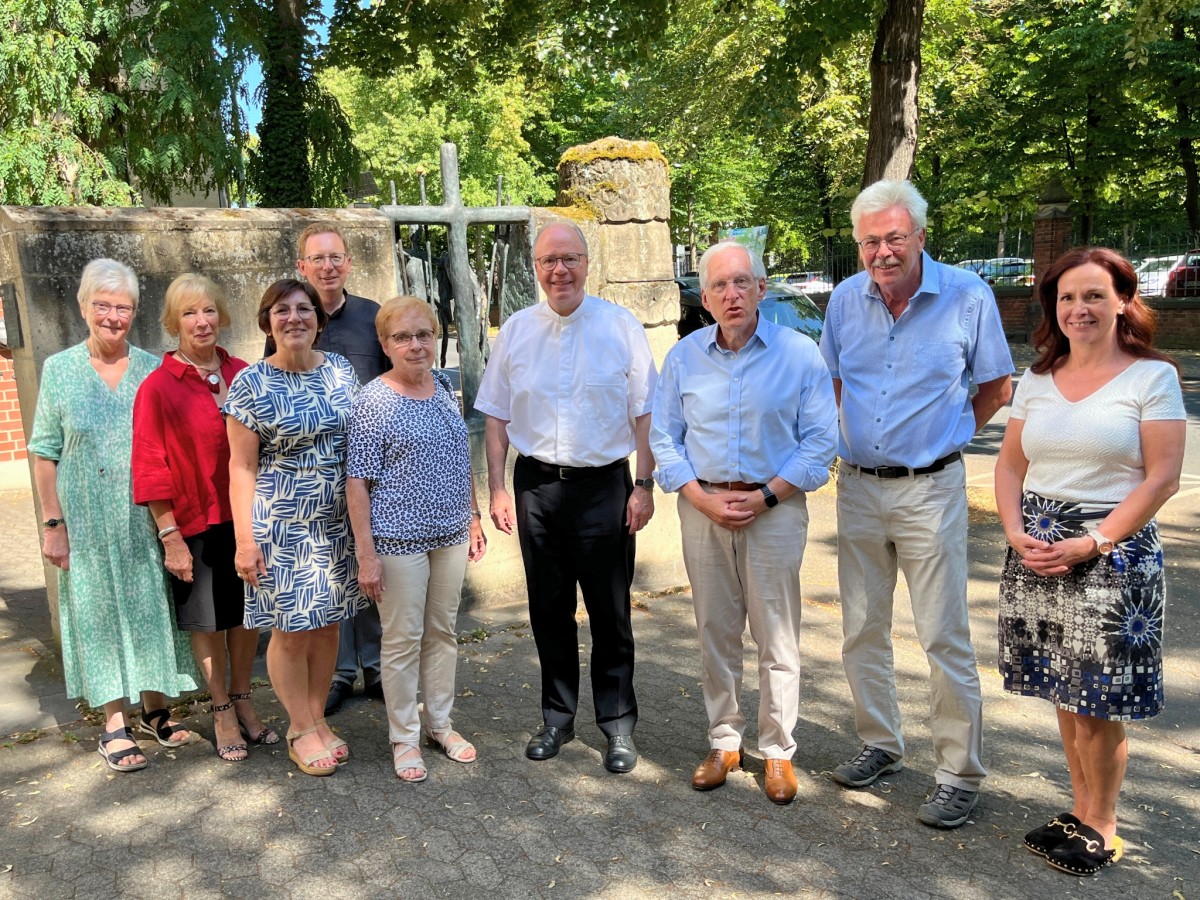 Ein Ort der Begegnung: Bischof Ackermann besucht Familienbildungssttte in Neuwied