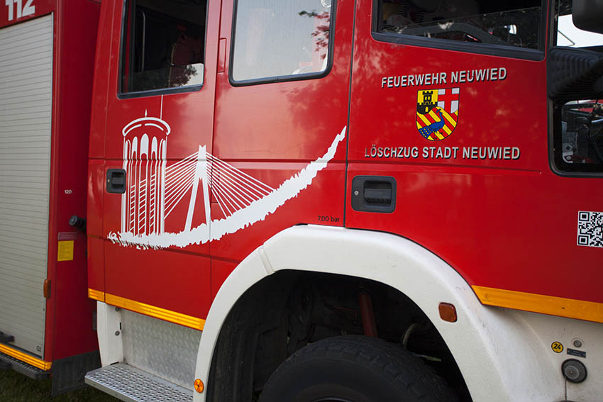 Vollbrand eines Gliederbusses auf der B 42