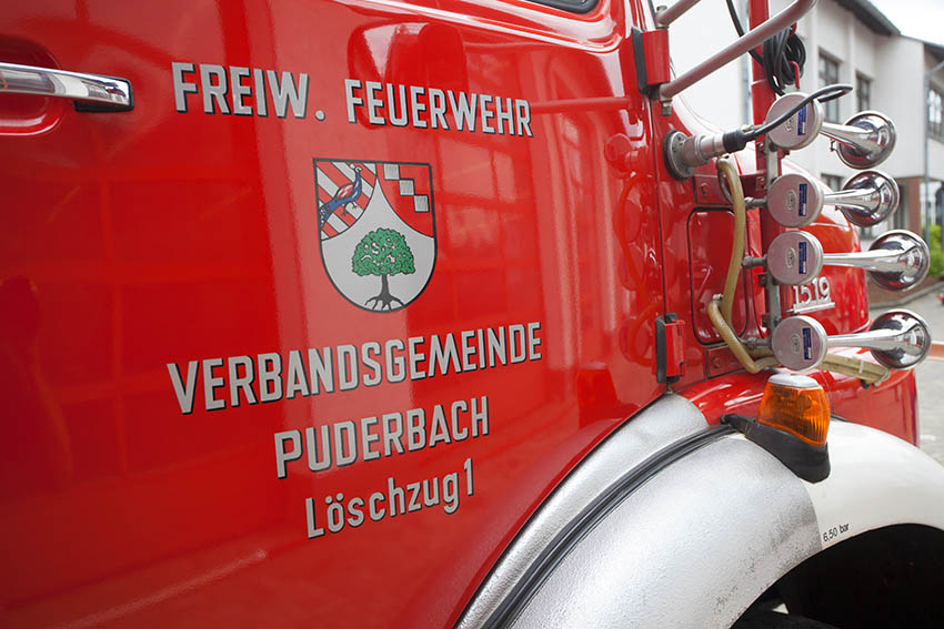 Feuerwehr Puderbach musste Brand in Altkleidercontainer lschen